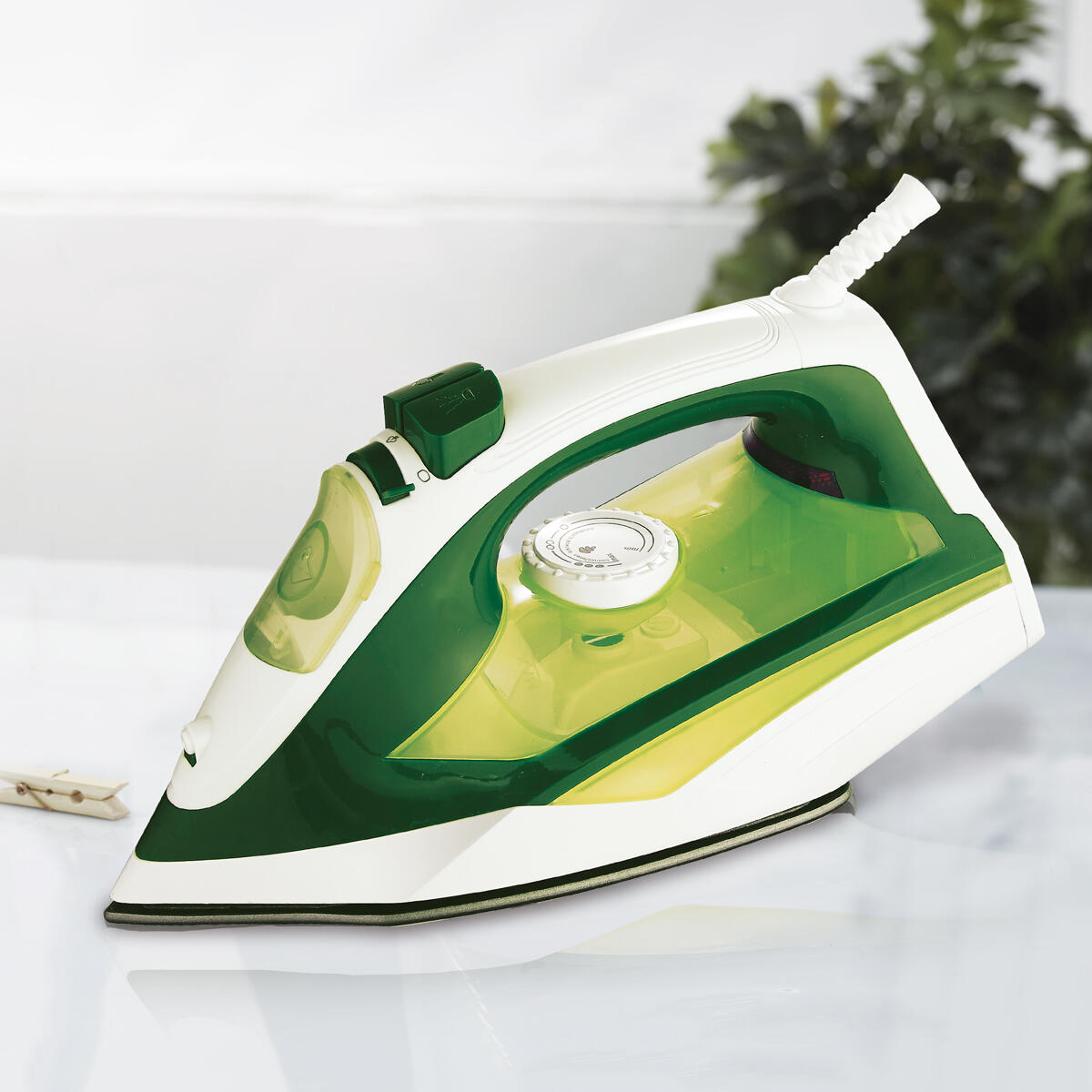 Plancha de Ropa Professional 2400 W, Suela Antiadherente, Golpe de Vapor